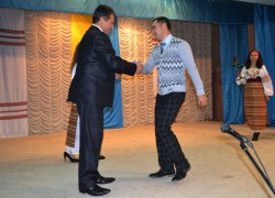 Голова Уманської районної ради Сергій Якович Кулібаба вручив найкращим співробітникам заслужені нагороди